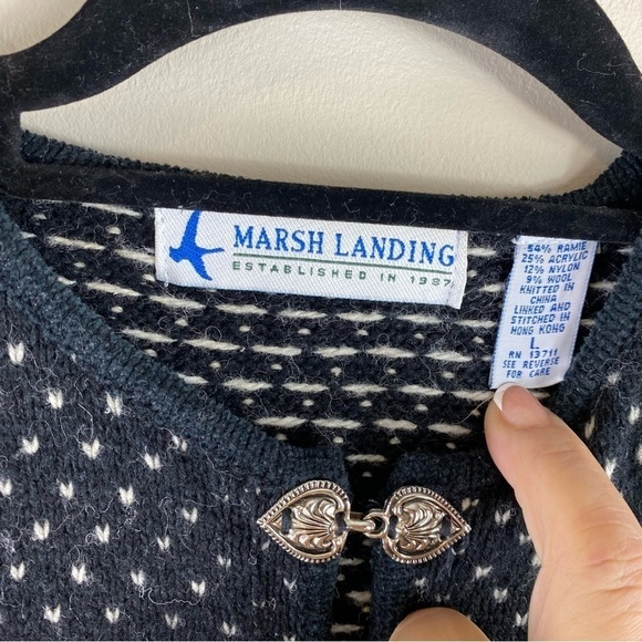 Vintage Women’s Marsh Landing Black Red White‎ Fair Isle Sweater Cardigan Large - Picture 6 of 12